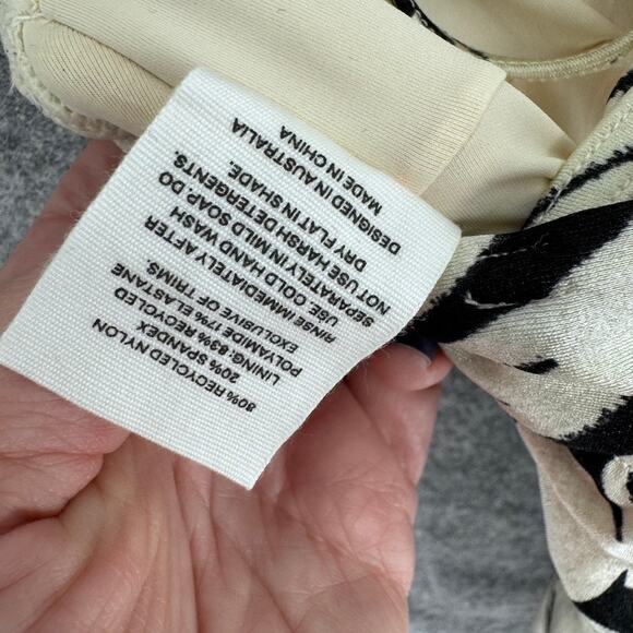 Peony Bathing Suit Floral Medium New without Tags - Picture 7 of 8